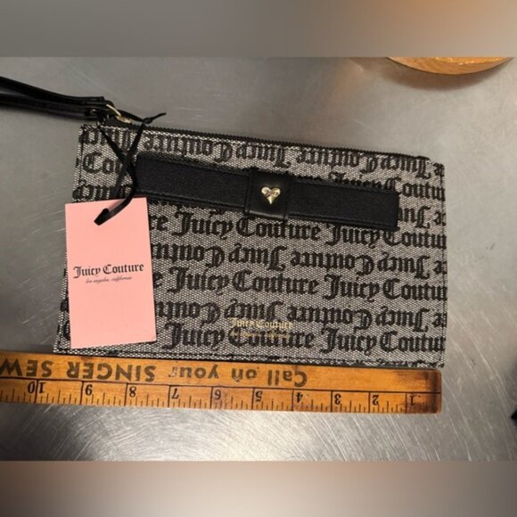 Juicy Couture Goth Stat Blk Peek a Bow wristlet - Picture 6 of 9